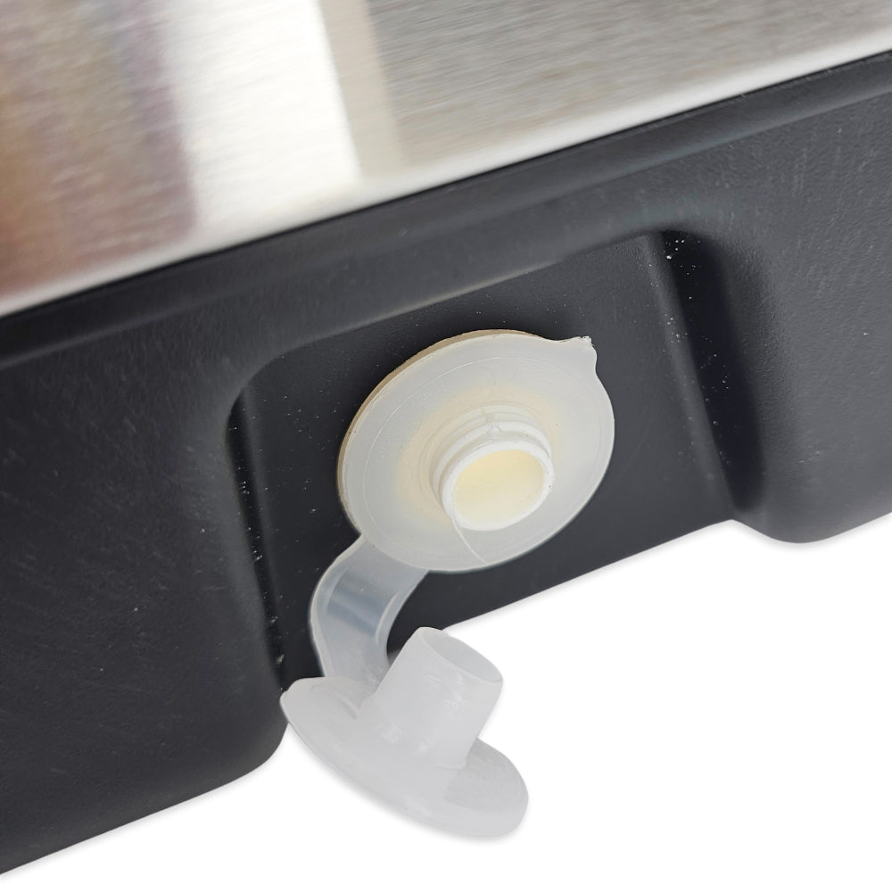 Outer drain plug. Thread is currently unknown.