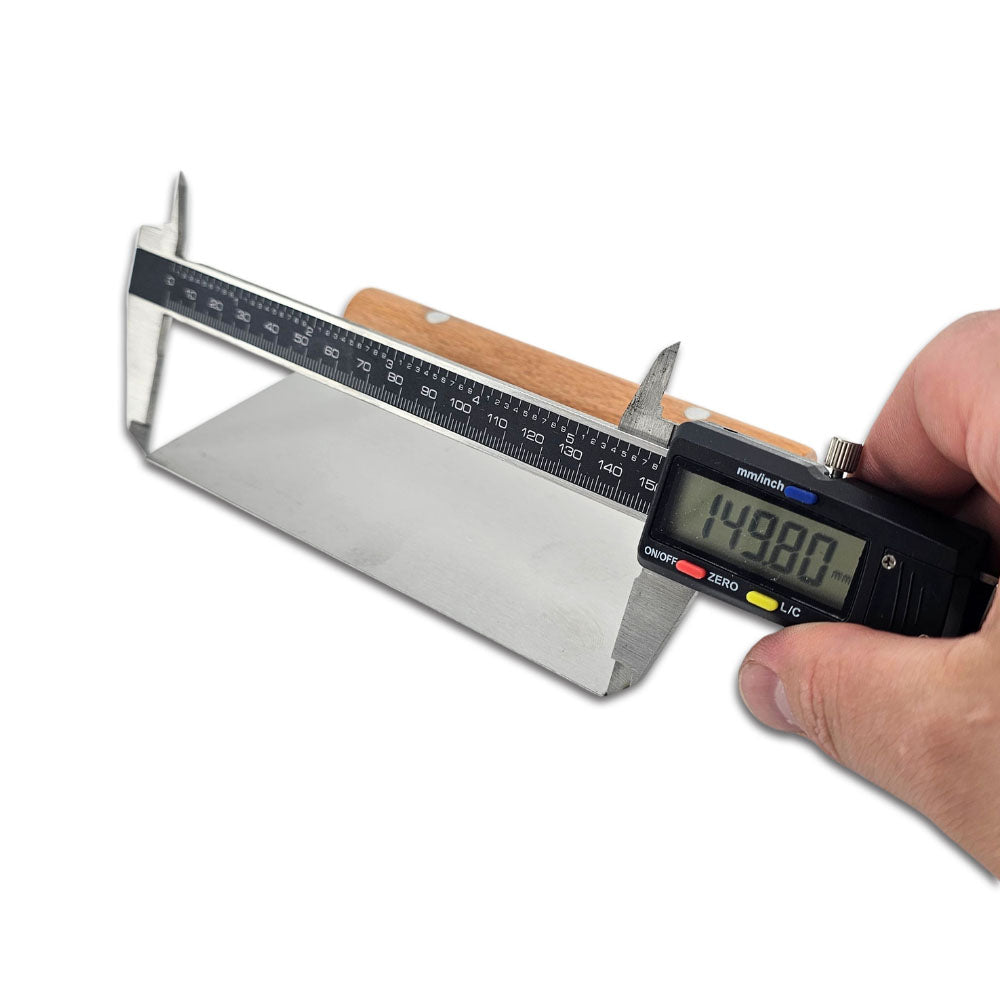 Stainless steel scraper with wooden handle ideal for portioning dough whether it be pasta, pizza or bread. Use it to clean boards and kitchen surfaces as well. 